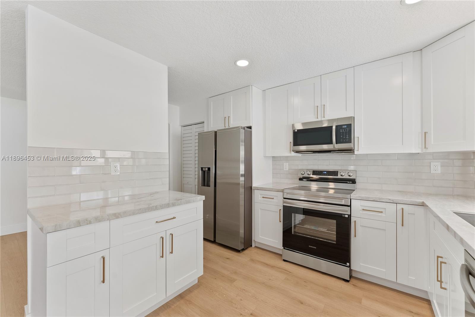 CYPRESS RUN - Residential