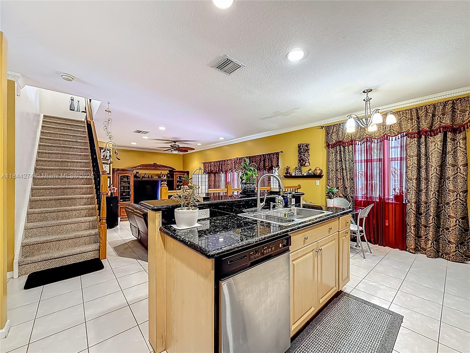 RIVIERA ISLES III - Residential