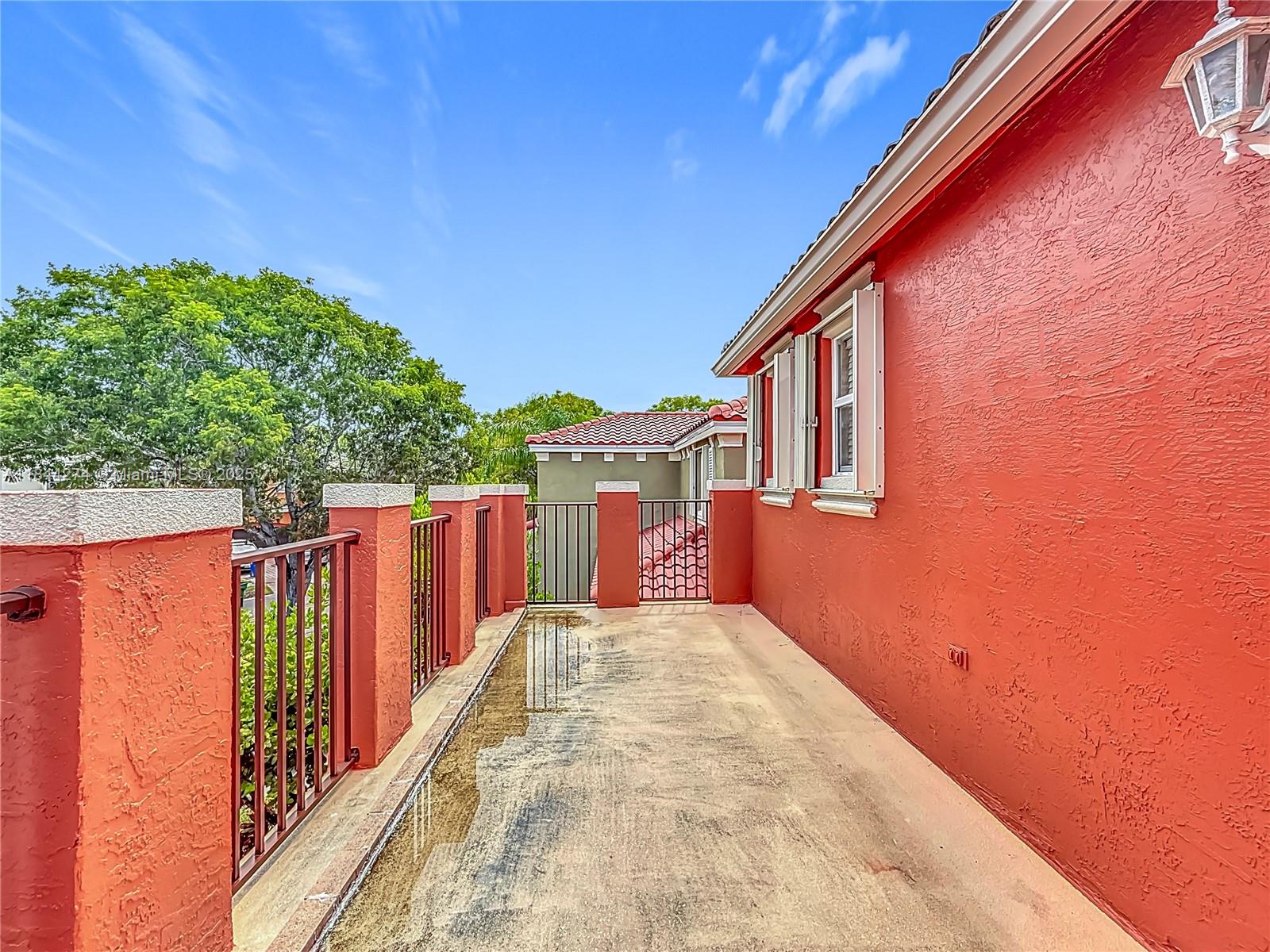 RIVIERA ISLES III - Residential