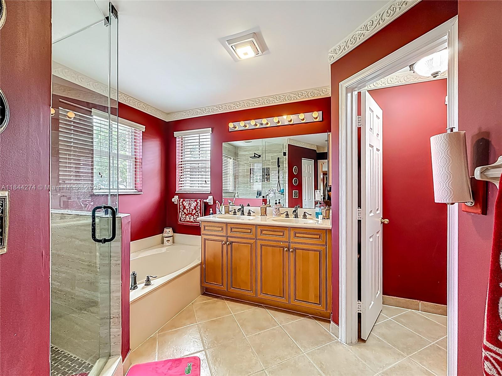 RIVIERA ISLES III - Residential