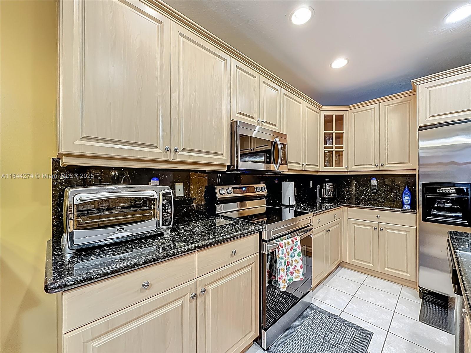 RIVIERA ISLES III - Residential