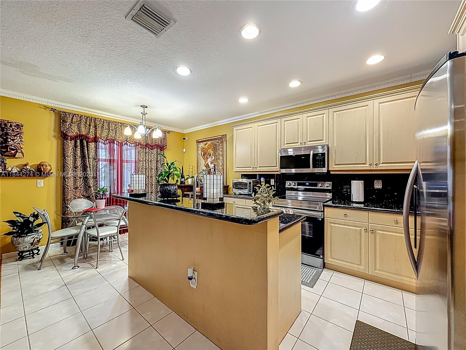 RIVIERA ISLES III - Residential