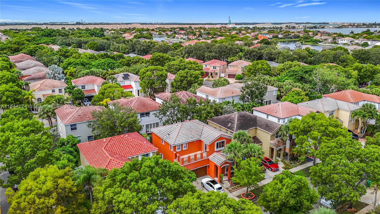 RIVIERA ISLES III - Residential