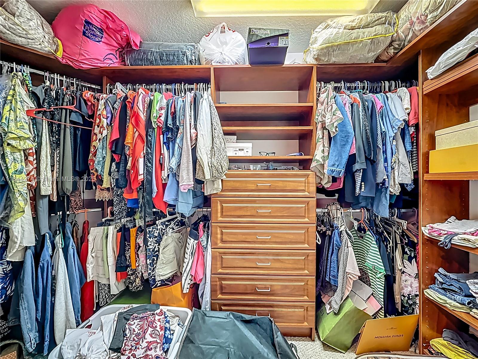 RIVIERA ISLES III - Residential