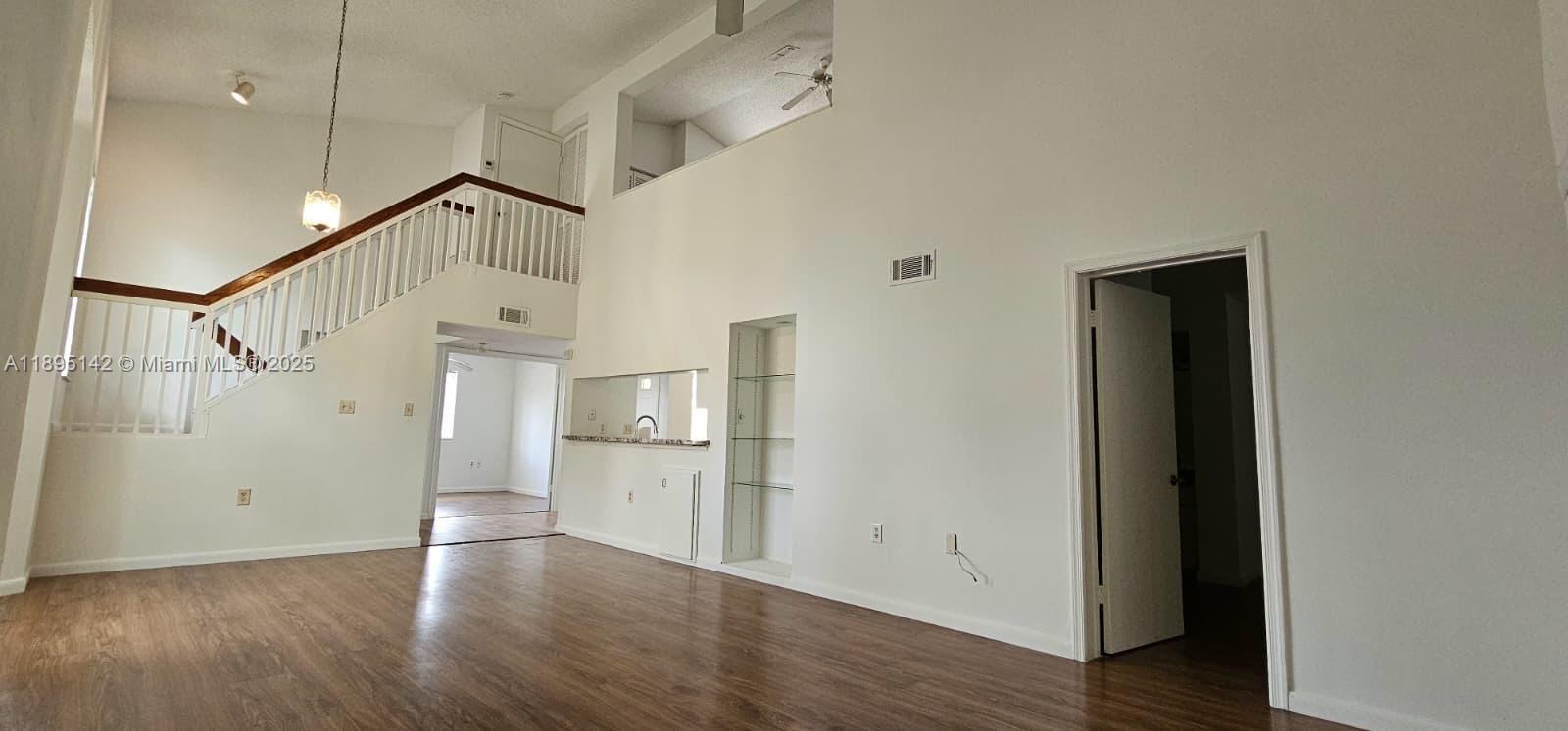View photos, virtual tours, details... 3204 Glenmoor Dr 3204