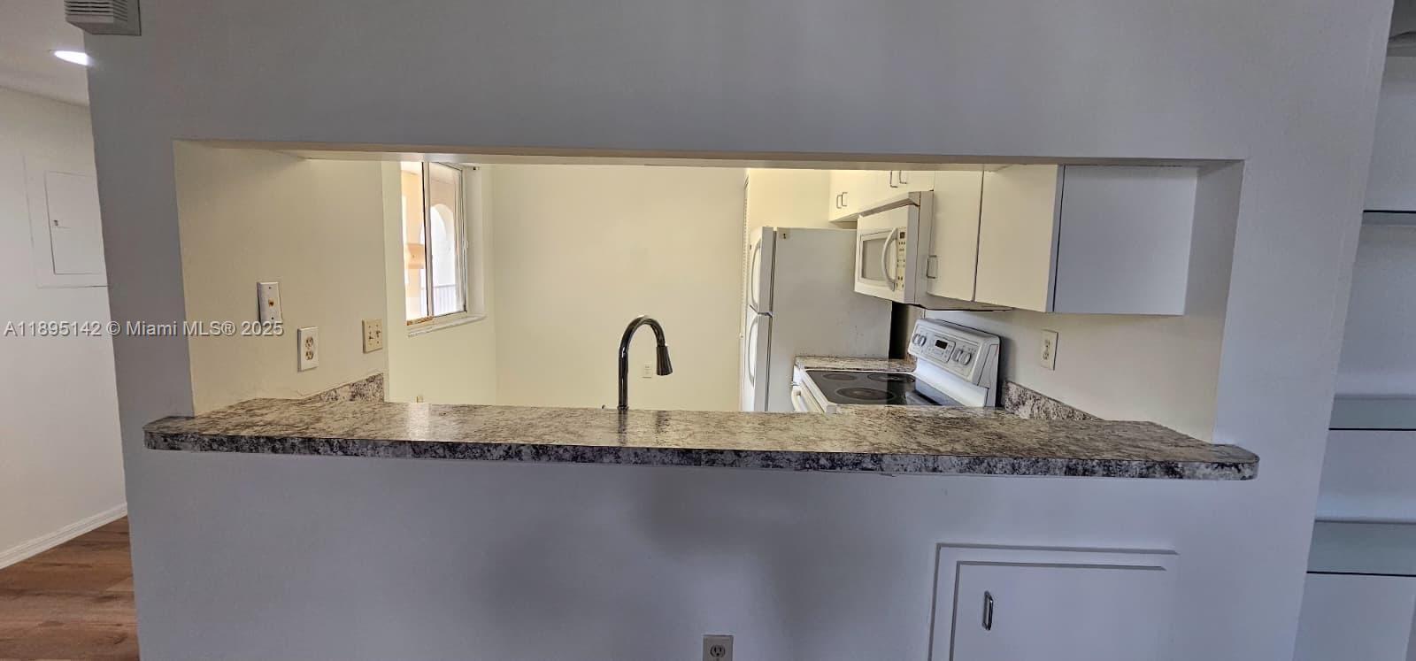 View photos, virtual tours, details... 3204 Glenmoor Dr 3204