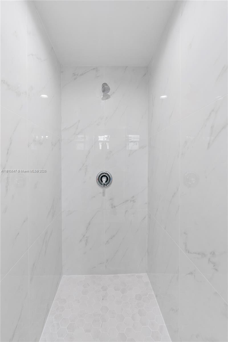 LEHIGH ACRES UNIT 11 BLK 1 - Residential