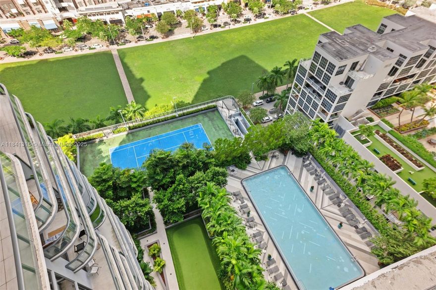 ? Elegant 1-Bedroom + Den in Luxury High-Rise Tastefully furnished with brand-new decor and panoramic city views. Enjoy spectacular sunsets, premium appliances, and in-unit washer/dryer.
??? Resort-Style Amenities Music lounge, piano bar, rooftop pool with jacuzzi, full-service spa, restaurant, fitness center, game room, tennis & bocce courts.
?? Prime Miami Location Just 15 mins from beaches and airport. Steps from Design District, Wynwood, Brickell & Downtown.
?? Investor-Friendly Flexible 30-day lease policy makes it perfect for owners or investors.