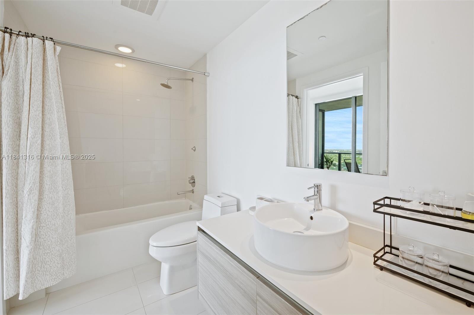 3401 MIDTOWN CONDO - Residential