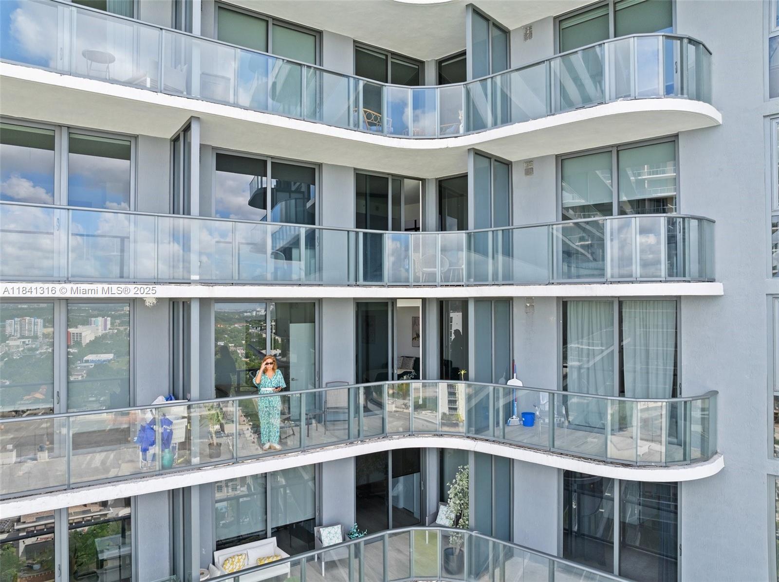 3401 MIDTOWN CONDO - Residential