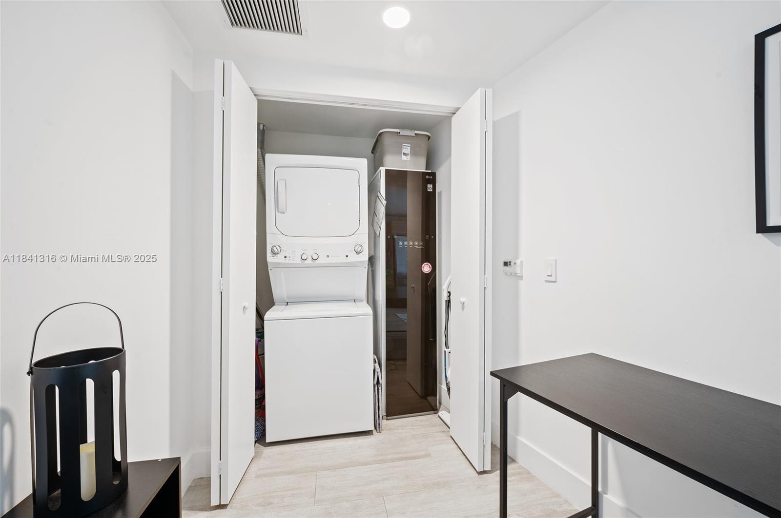 3401 MIDTOWN CONDO - Residential