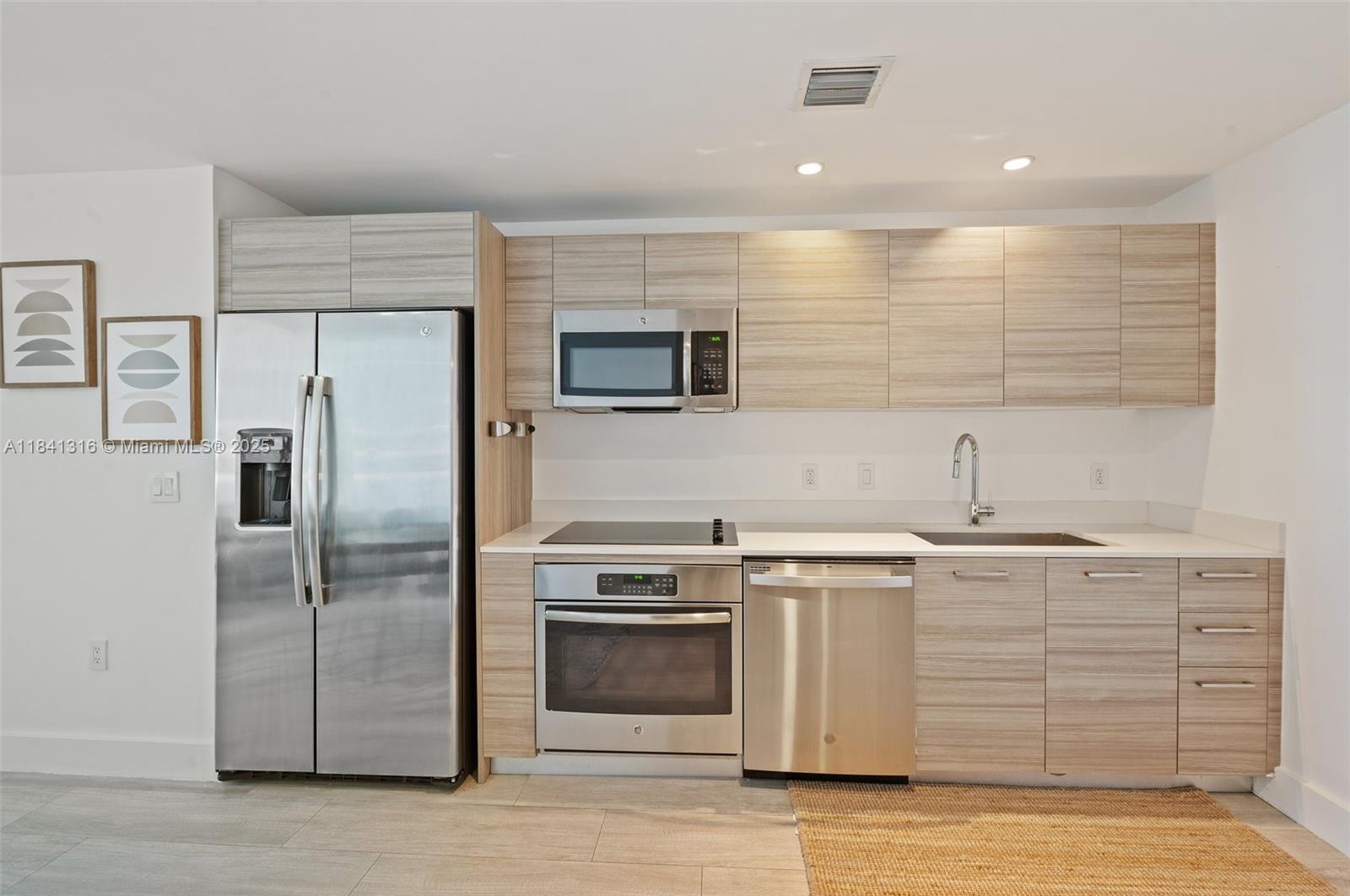 3401 MIDTOWN CONDO - Residential