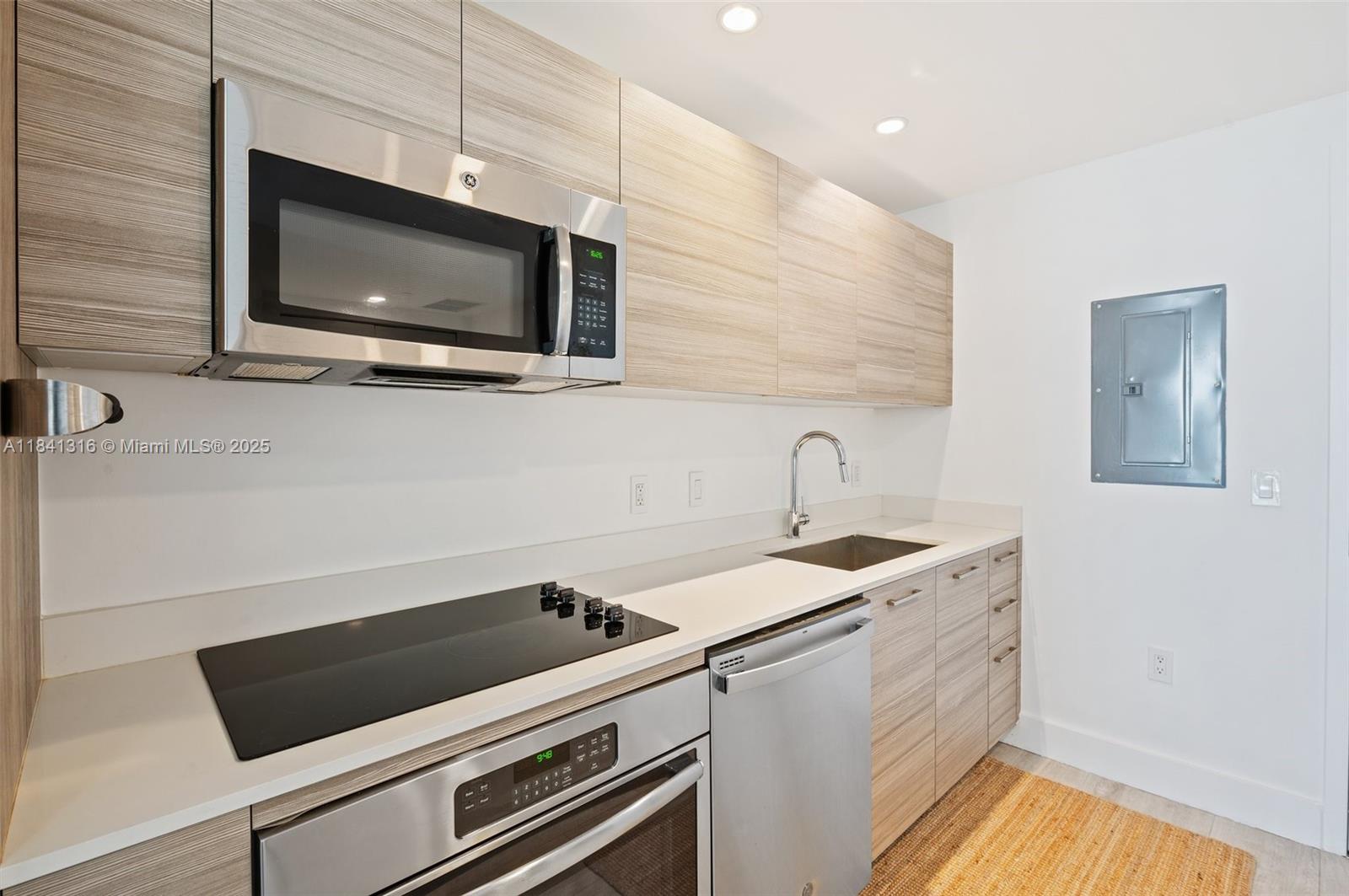 3401 MIDTOWN CONDO - Residential