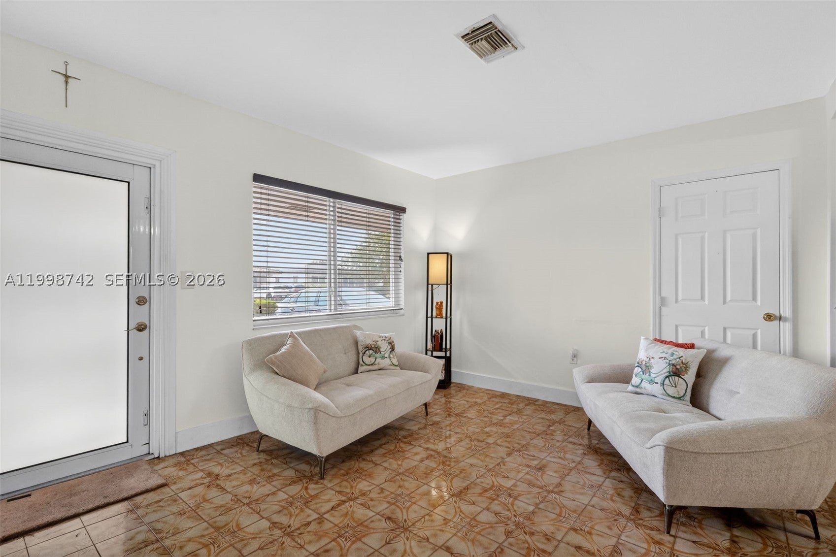 733 W 33rd St