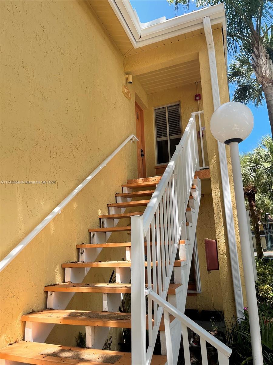 NAPOLI GARDENS AT CORAL S - Residential