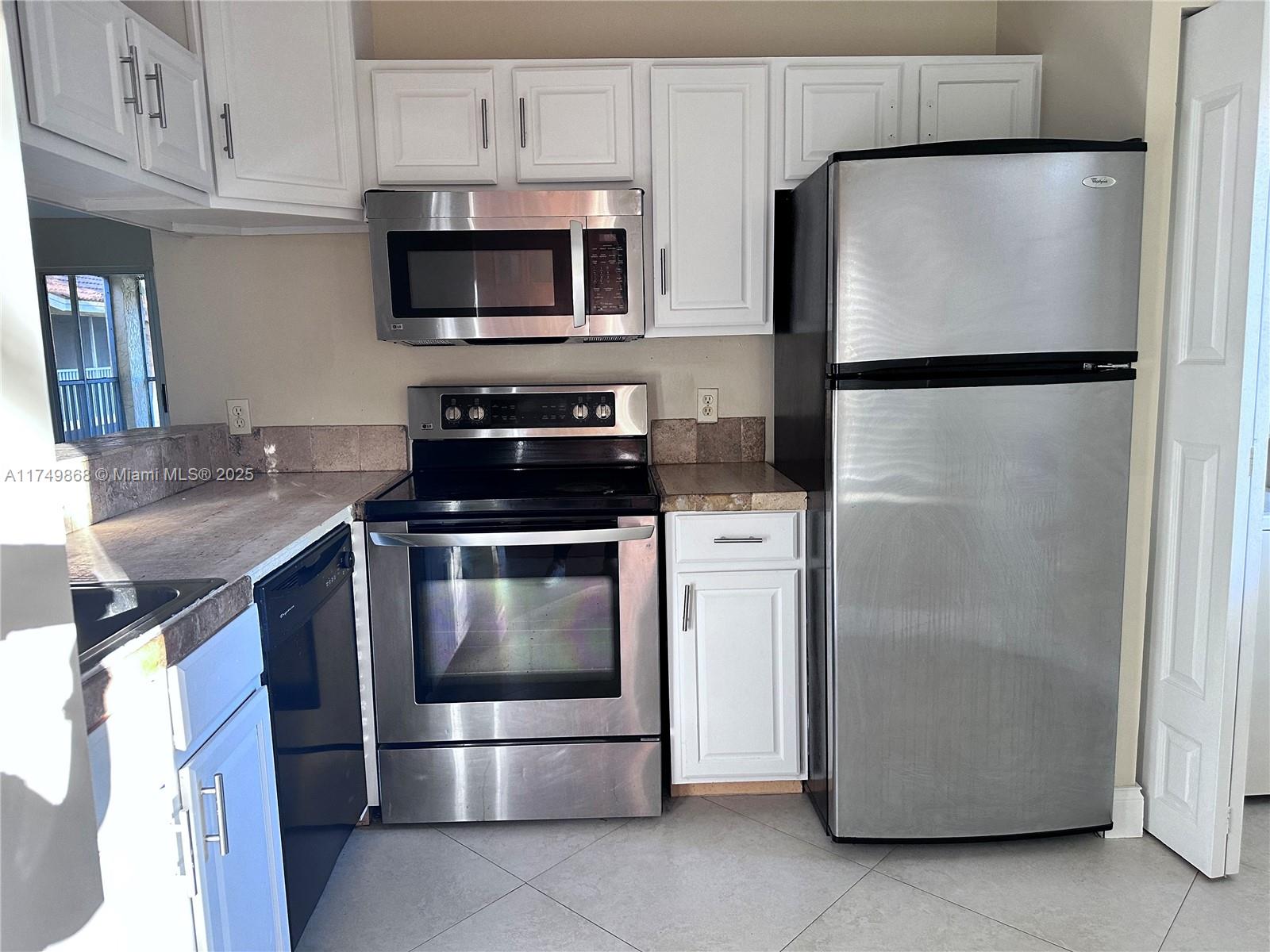 NAPOLI GARDENS AT CORAL S - Residential