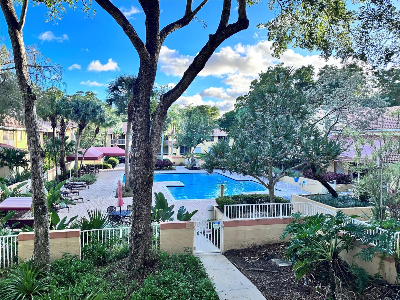 NAPOLI GARDENS AT CORAL S - Residential