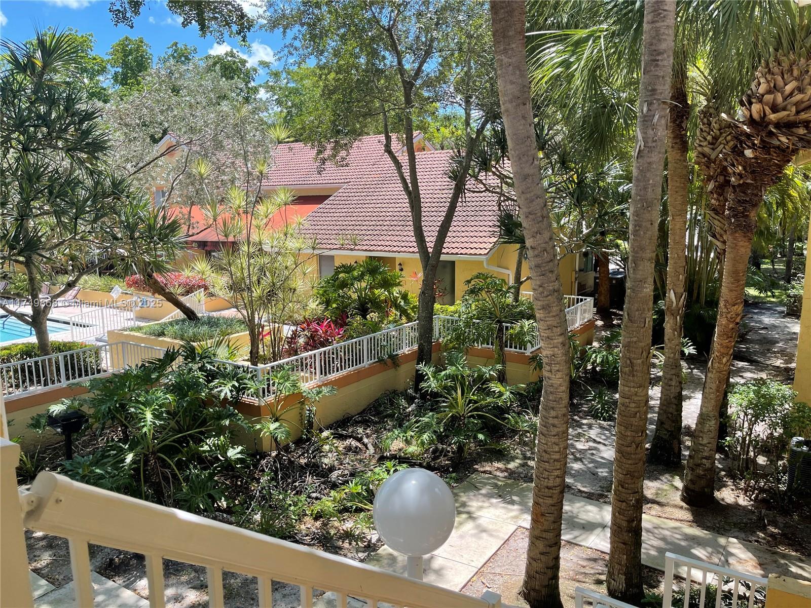 NAPOLI GARDENS AT CORAL S - Residential