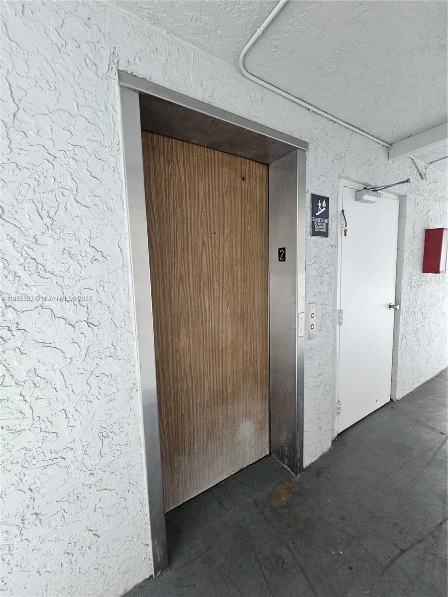 SOUTH LAKE VILLAS CONDO - Residential Lease