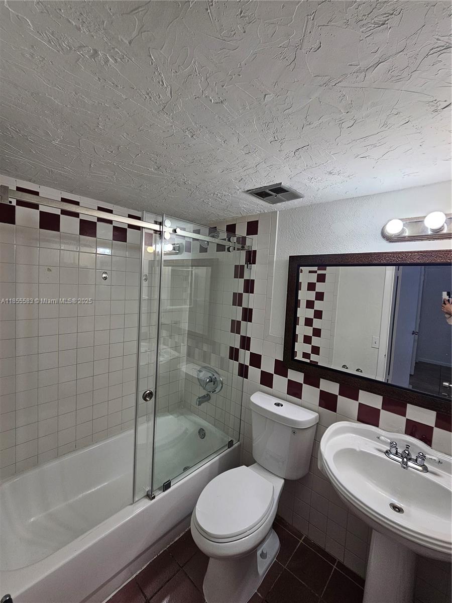 SOUTH LAKE VILLAS CONDO - Residential Lease