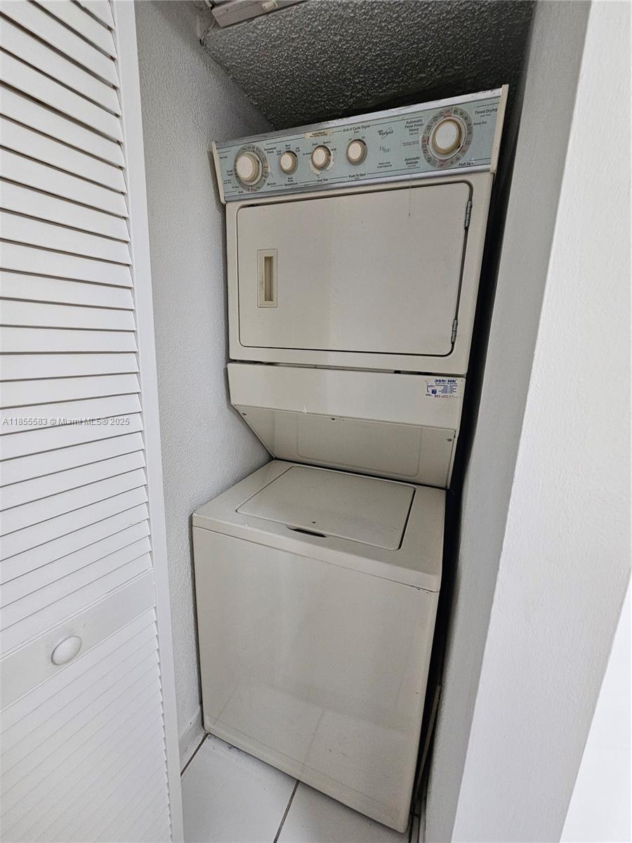 SOUTH LAKE VILLAS CONDO - Residential Lease