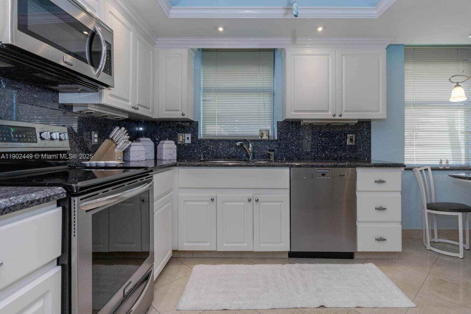 PELICAN WALK 1 CONDO - Residential Lease