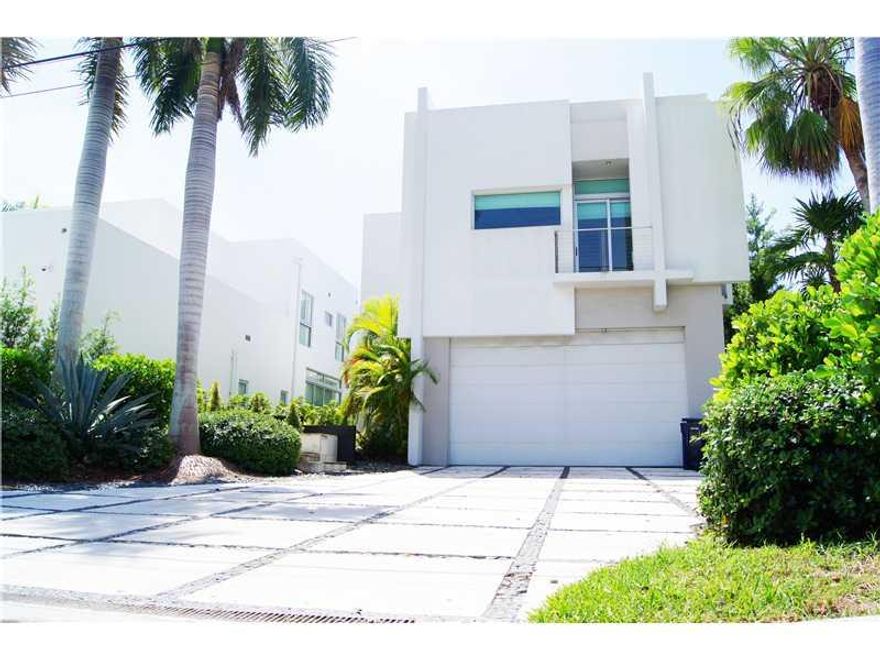 Make your offers on or before Friday March 27th or seller will rehab and sell property at retail price. Last chance to buy this property at a discounted price! This is a regular sale, not a short sale or REO. One of a kind mansion with amazing views and  multiple features. Property needs some details to work on. Easy to show, contact listing agent directly for showings.