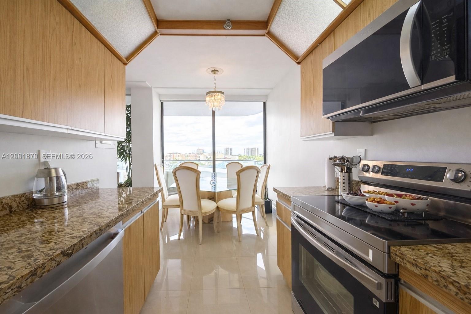 19707 Turnberry Way 6L