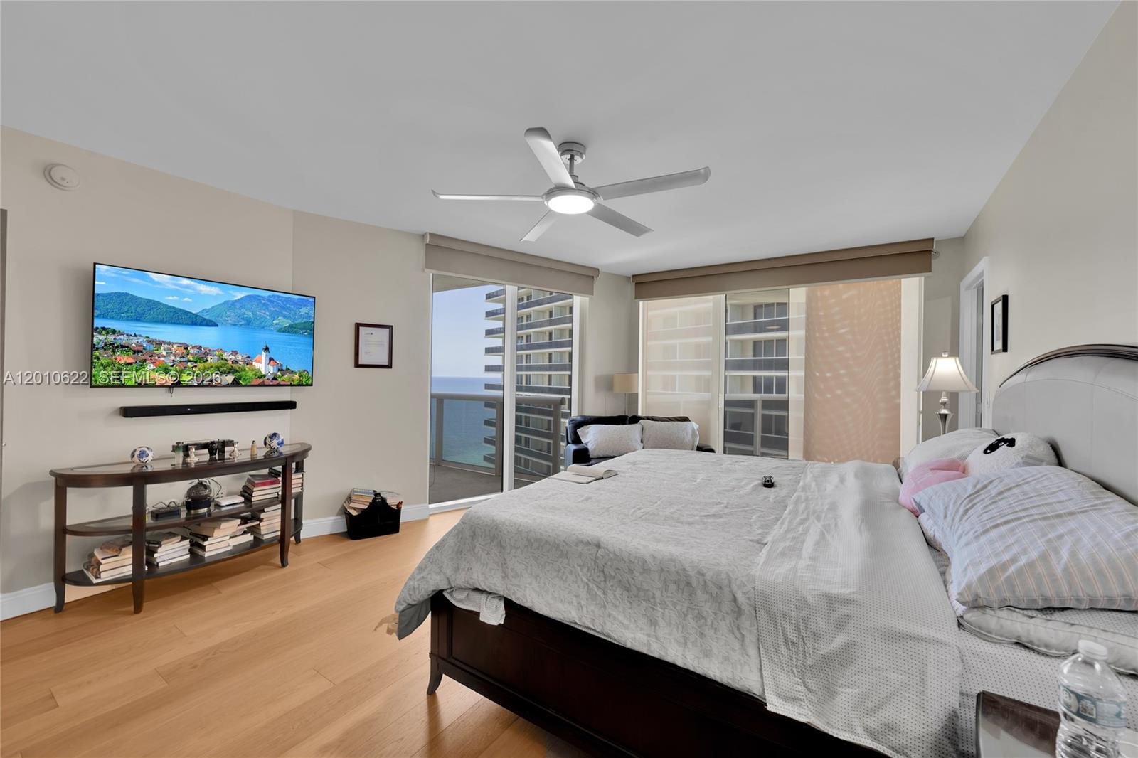 BEACH CLUB III - Residential