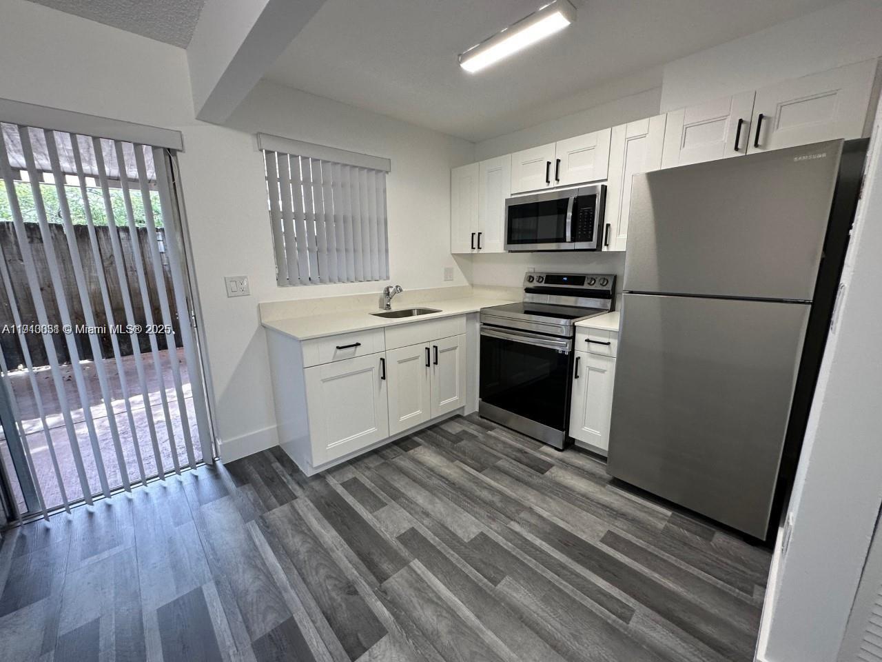 SUNRISE AT SUNSET VIEW CO - Residential Lease