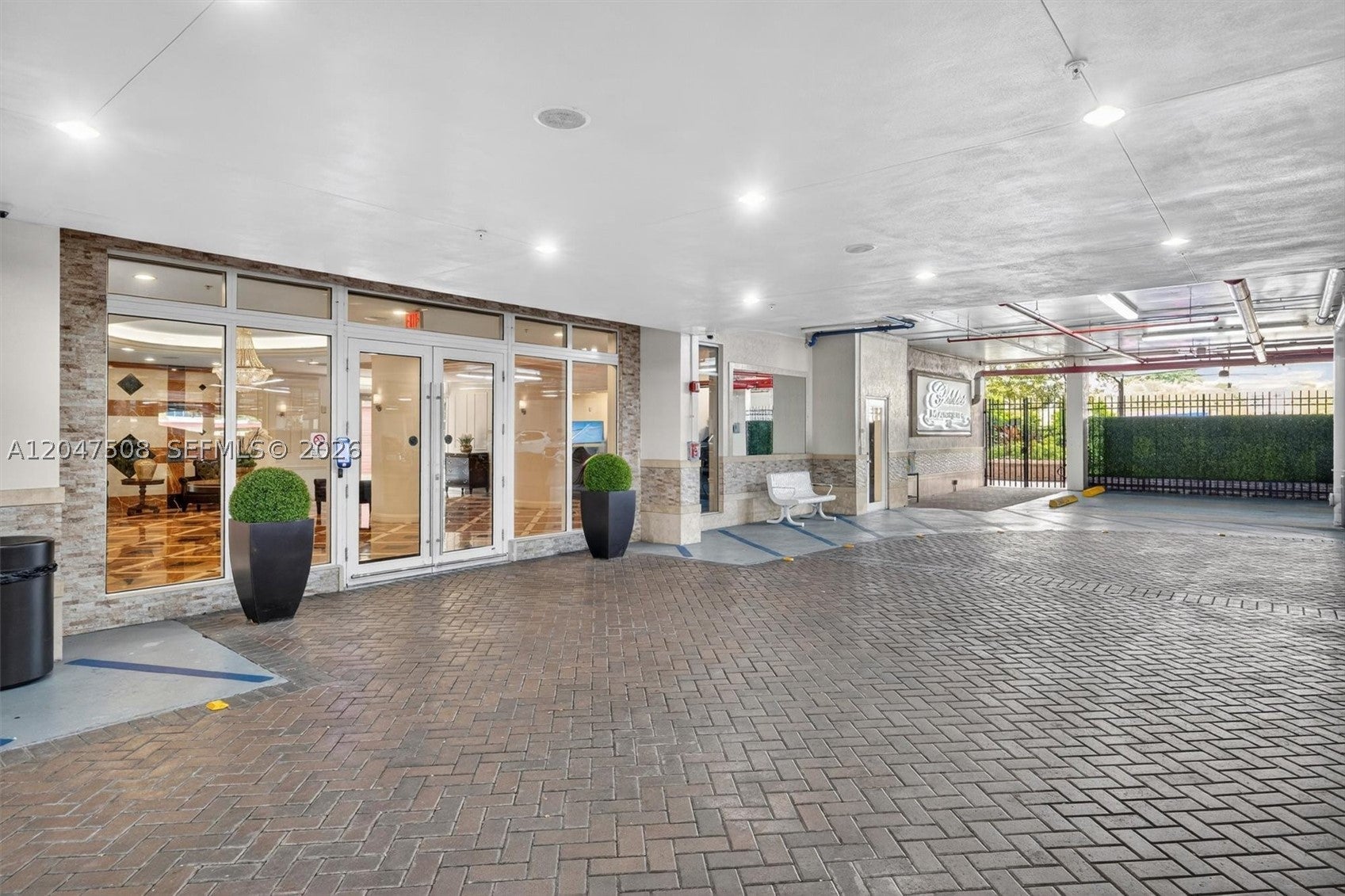3232 SW 22nd St 903, Miami FL 33145