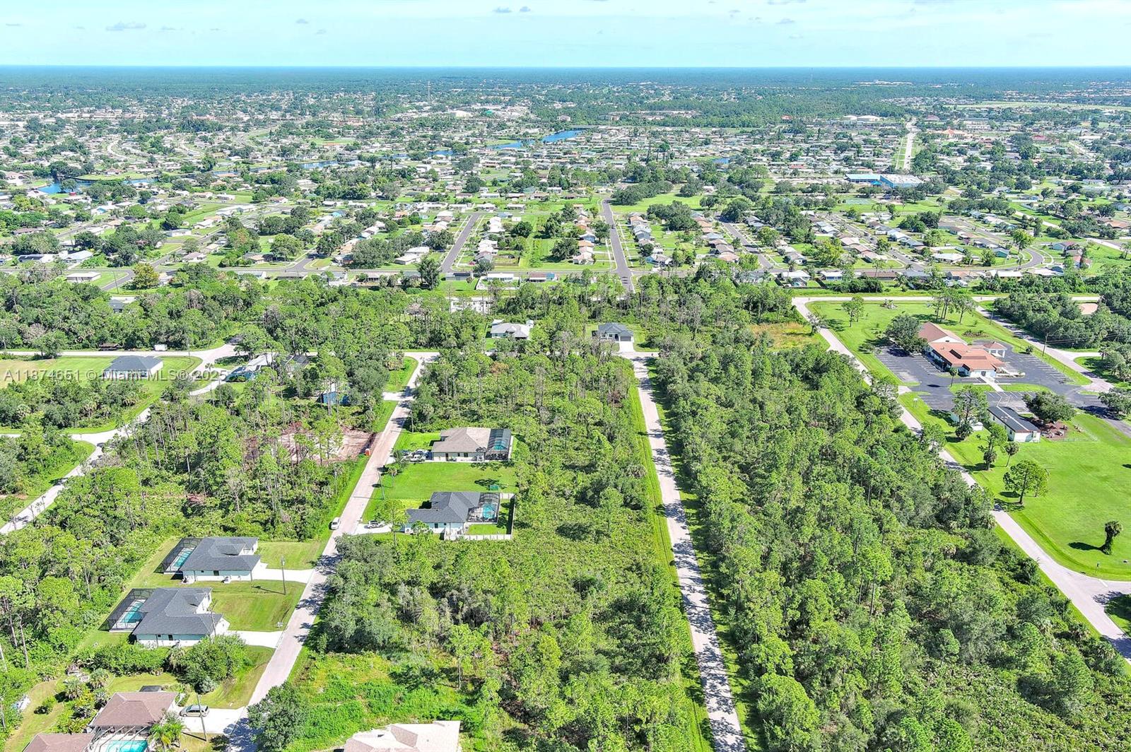 PORT CHARLOTTE - Land