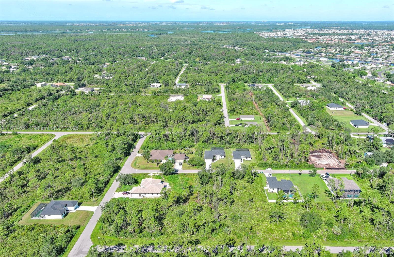 PORT CHARLOTTE - Land