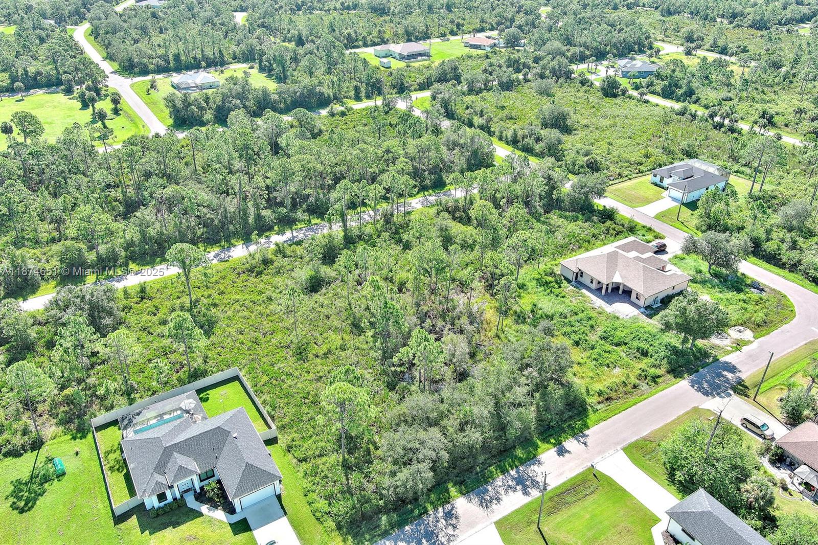 PORT CHARLOTTE - Land