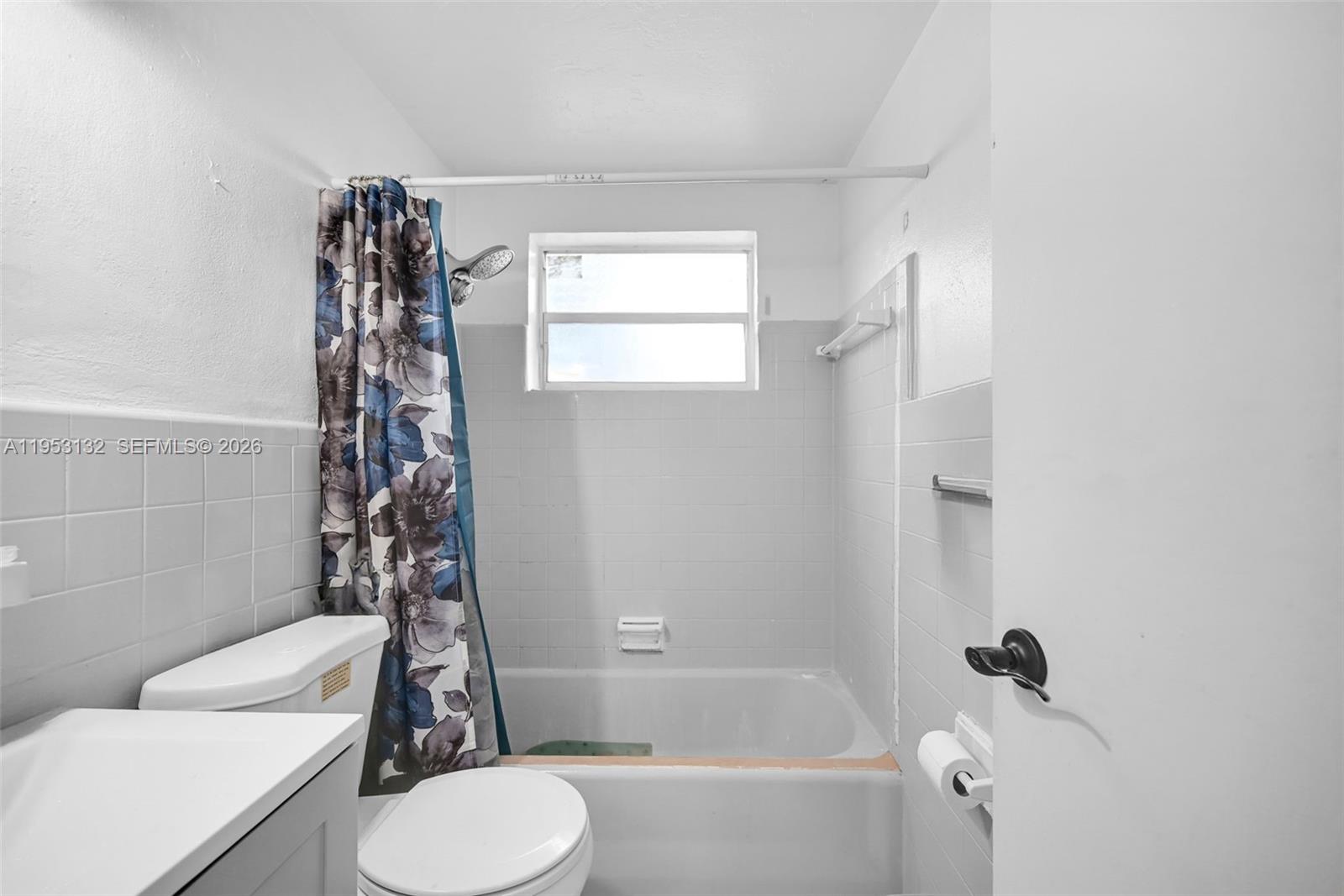 PALM LANE VILLA - Residential