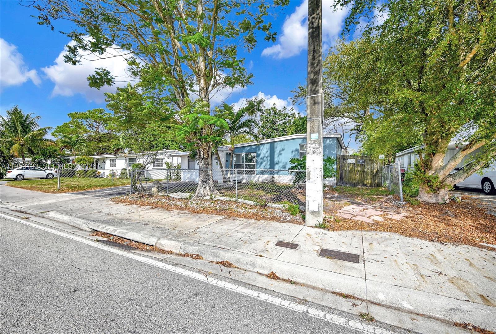 PALM LANE VILLA - Residential