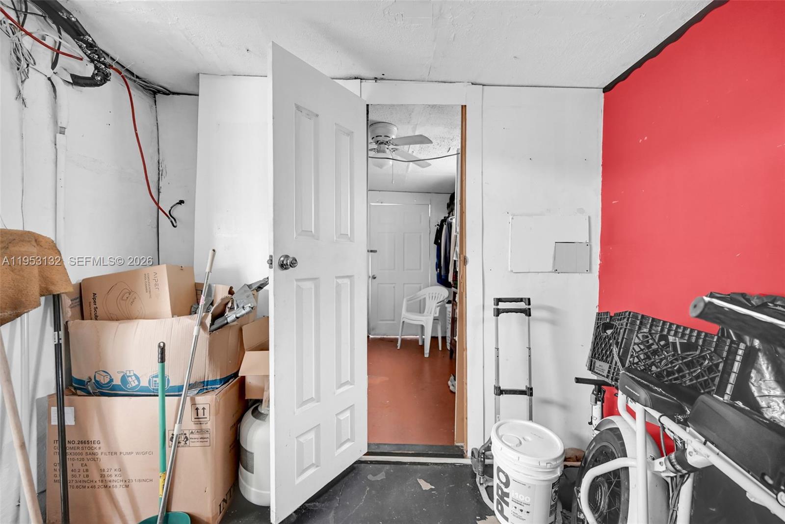 PALM LANE VILLA - Residential