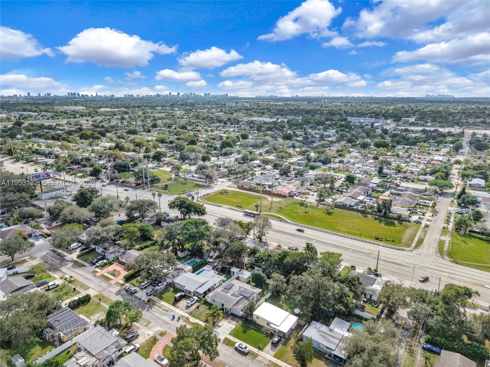 PALM LANE VILLA - Residential