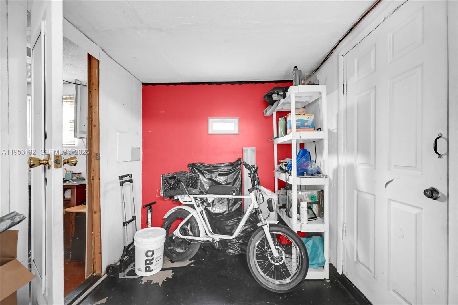 PALM LANE VILLA - Residential