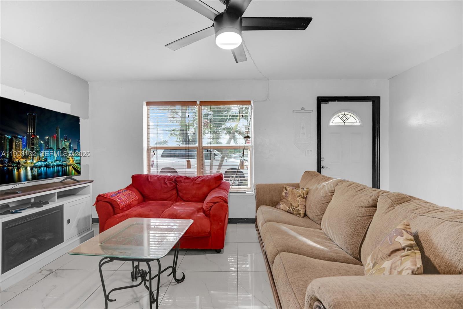 PALM LANE VILLA - Residential