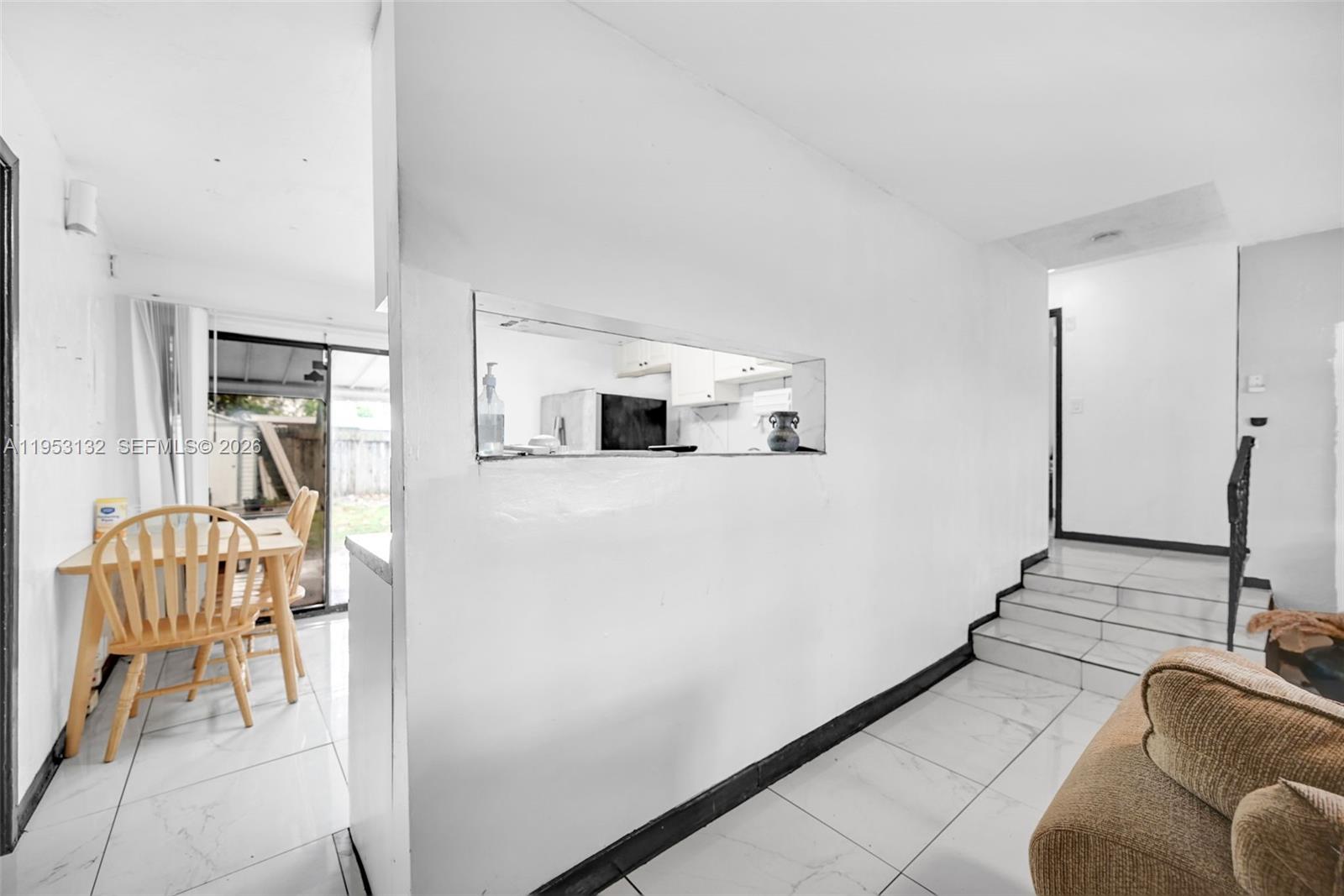 PALM LANE VILLA - Residential