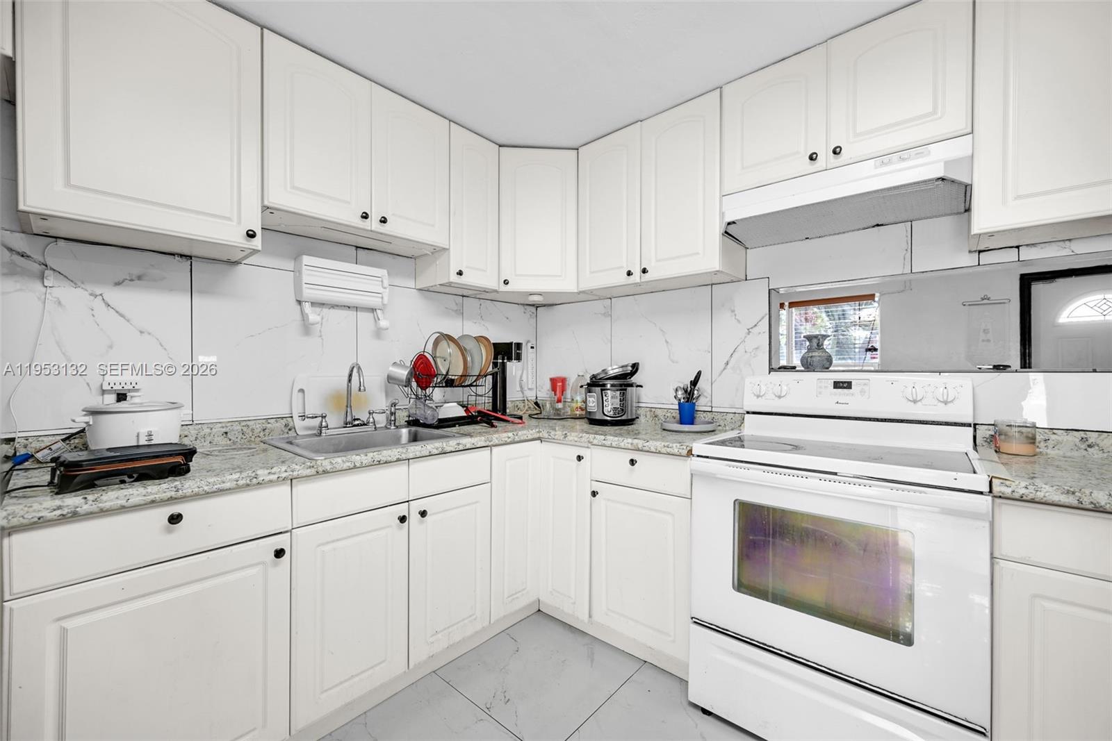 PALM LANE VILLA - Residential