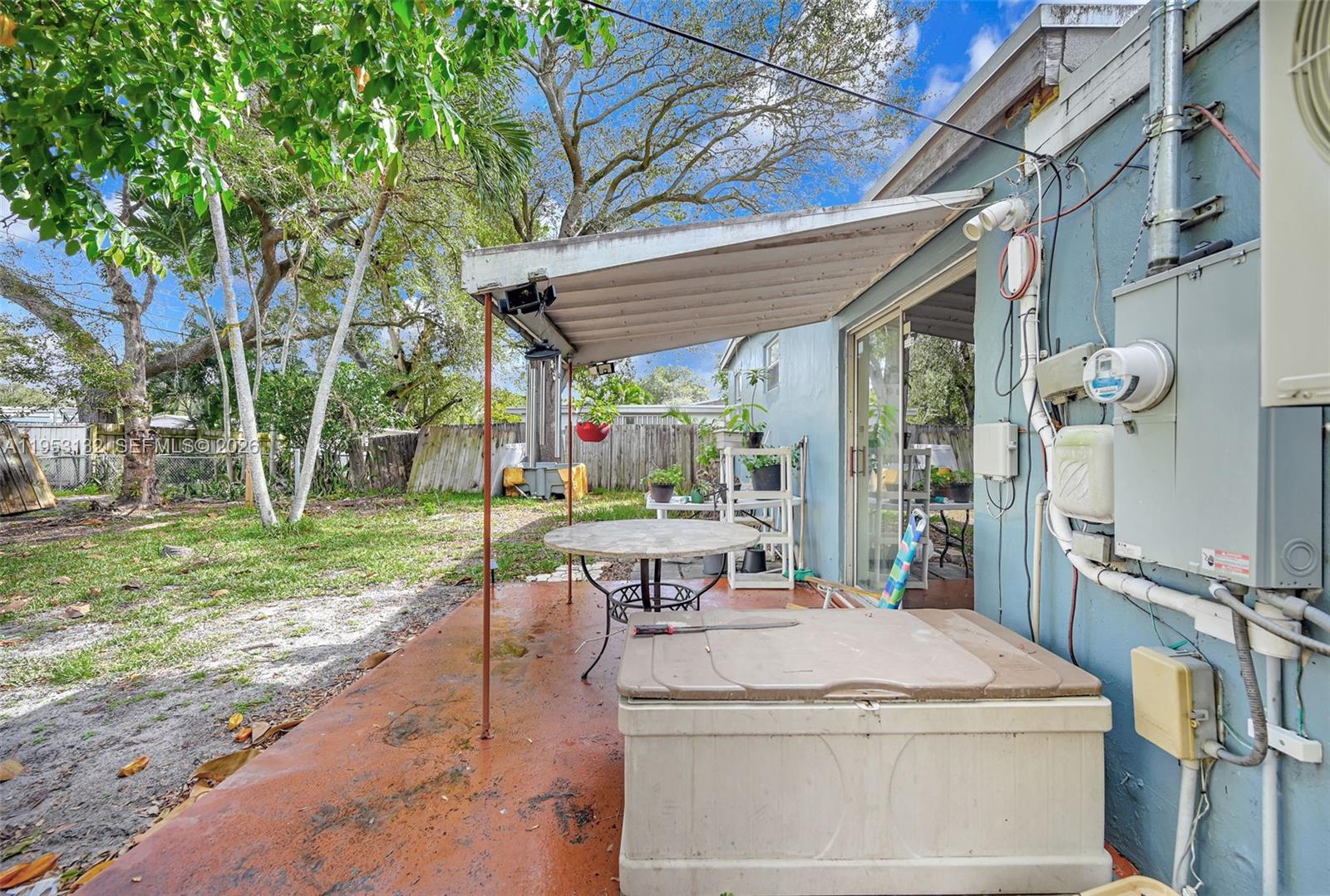 PALM LANE VILLA - Residential