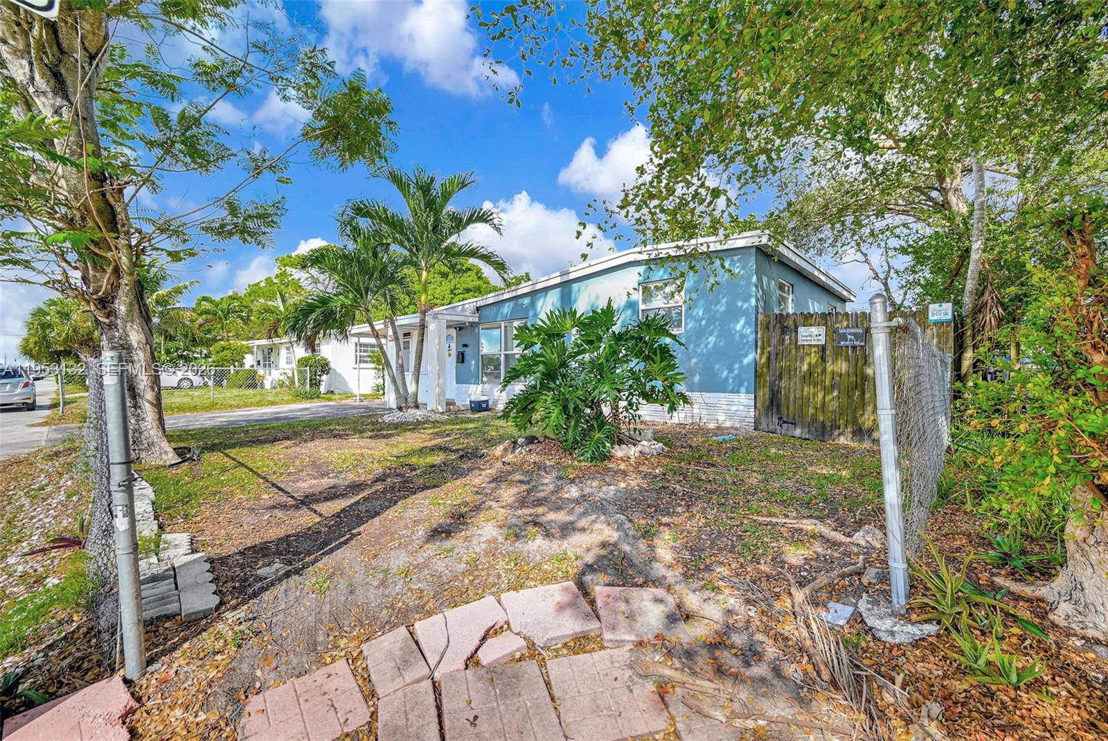 PALM LANE VILLA - Residential