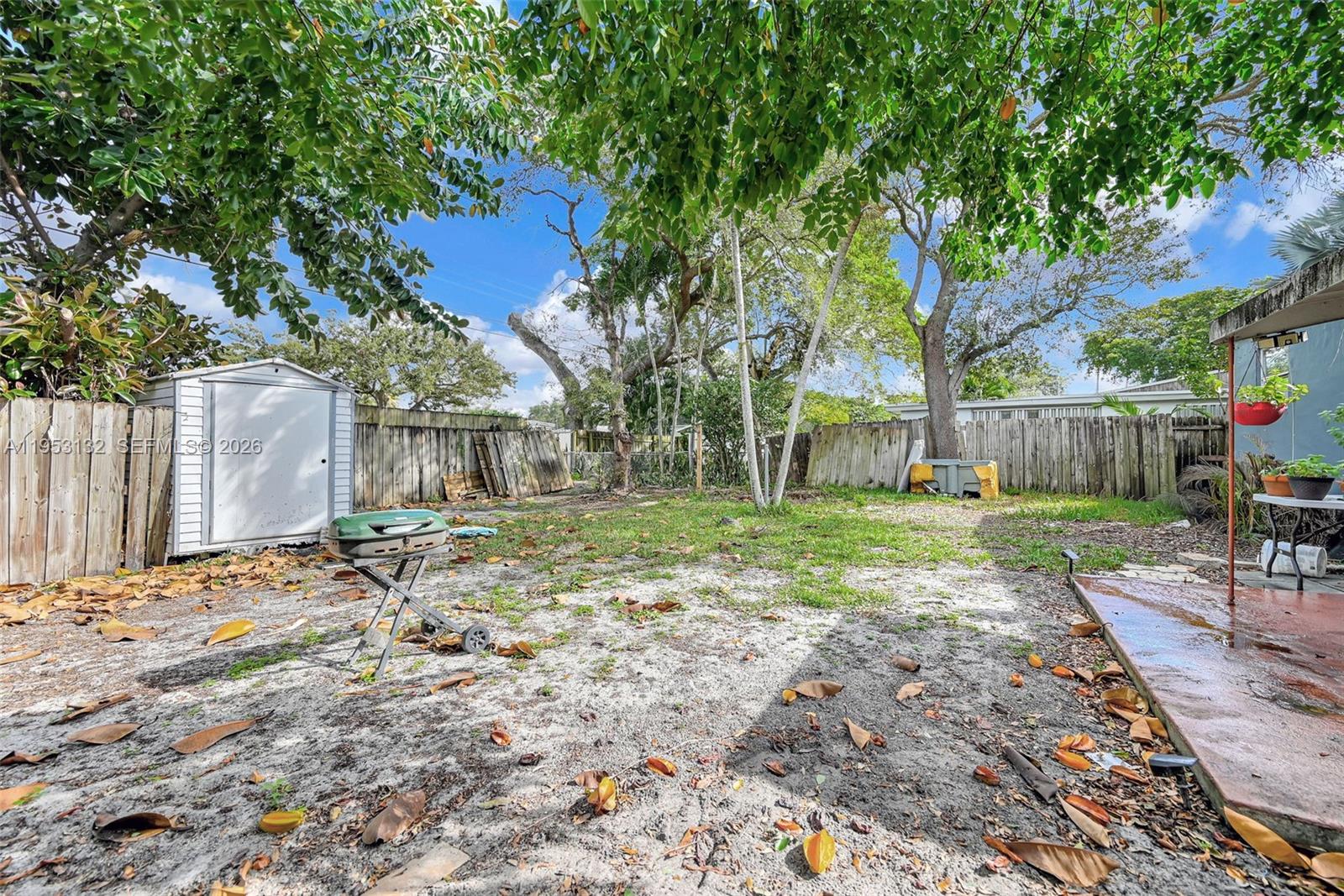 PALM LANE VILLA - Residential