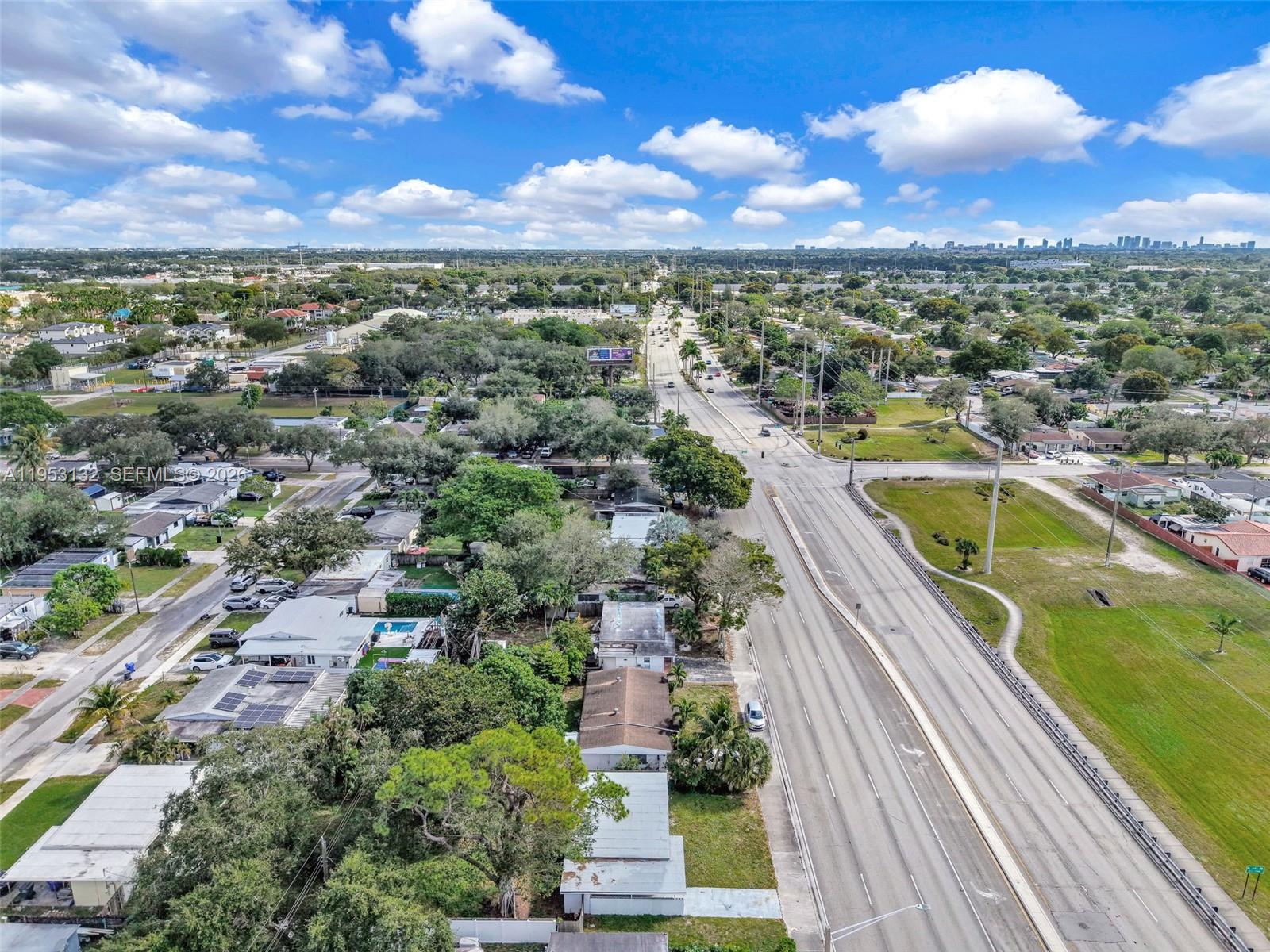 PALM LANE VILLA - Residential