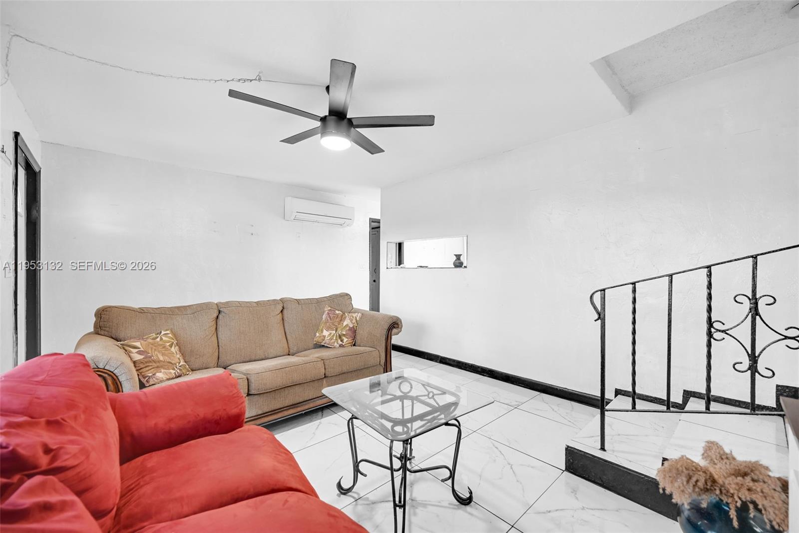 PALM LANE VILLA - Residential