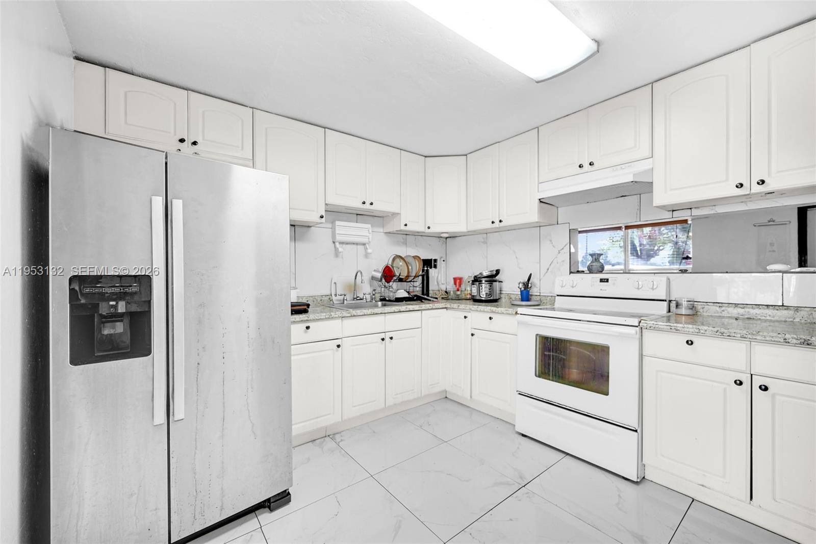 PALM LANE VILLA - Residential