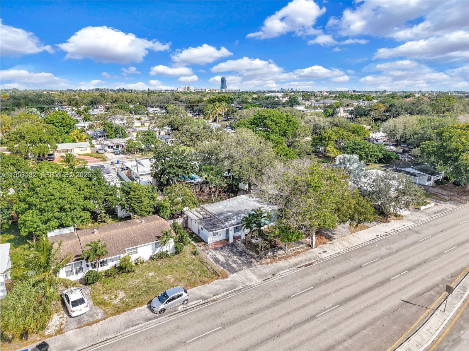 PALM LANE VILLA - Residential