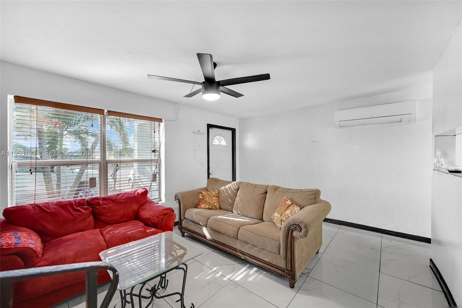 PALM LANE VILLA - Residential